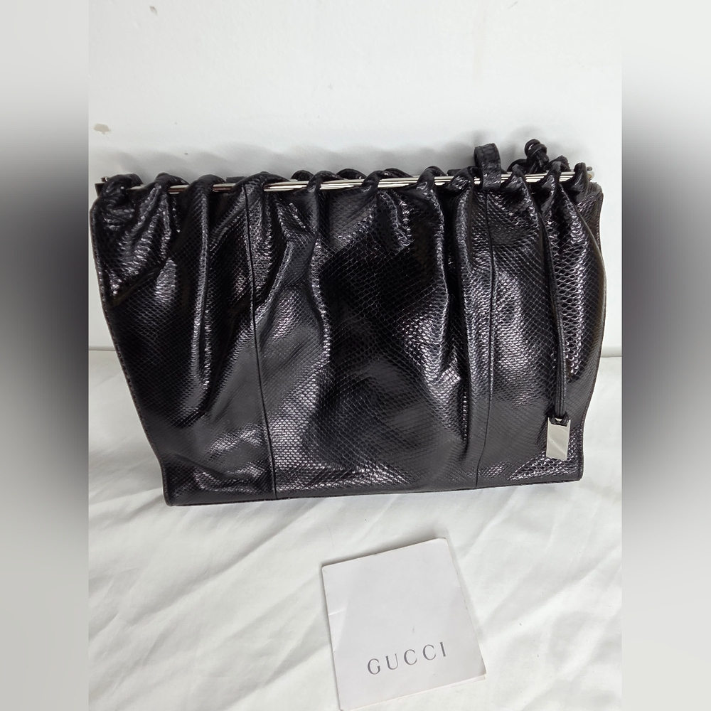 Gucci - Vintage Elegant Black Leather Shoulder Bag With Silver Plate Hardware - Picture 12 of 15